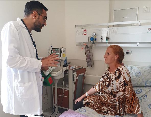קופאית בסופר בחדרה הוכתה ע"י לקוחה שגנבה מצרכים – וחטפה אירוע מוחי