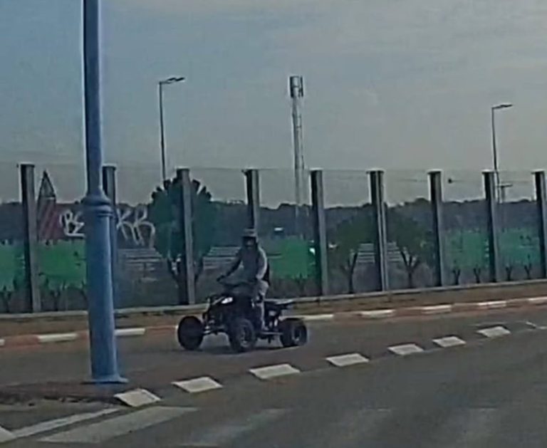 תקיפה מזעזעת בחדרה – עם חשש לדימום מוחי: תושב מבקש עזרה בזיהוי התוקף