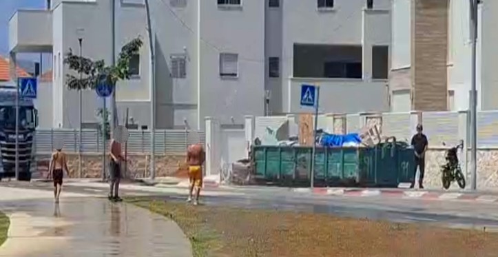 תיעוד מטריד בפארק אור ים באור עקיבא: חשד למעשה פדופילי ליד ילדים [תמונות]