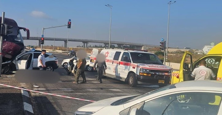 "תאונה מזעזעת": הרוג בהתנגשות בין אוטובוס לרכב פרטי ליד להבות חביבה במנשה