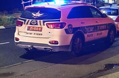 חשד לזריקת רימון הלם על רכב בחדרה: צעיר מאור עקיבא שוחרר למעצר בית