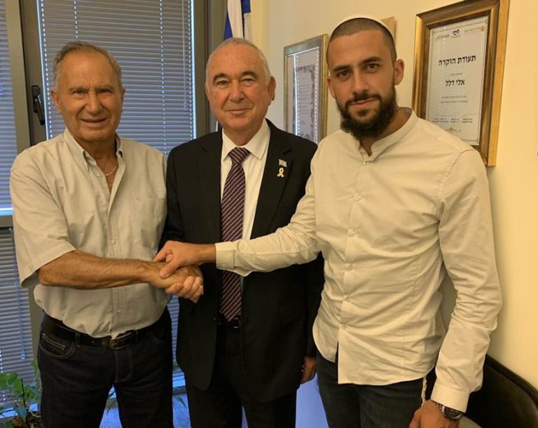 תושב קיסריה בכנסת: "חנינה ליהודים שביצעו עבירות ביטחוניות – לצד שחרור מחבלים בעסקת חטופים"